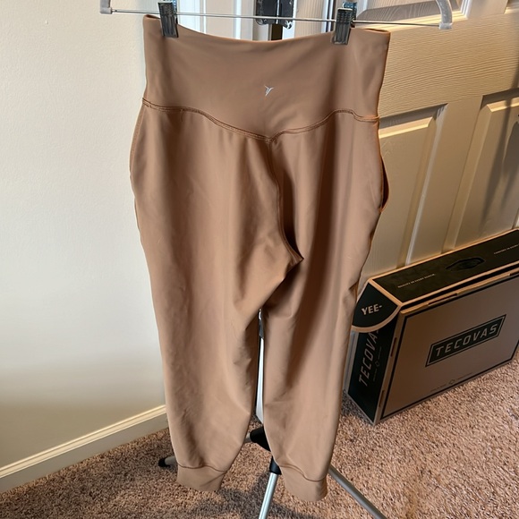 Old Navy Powersoft Joggers - Picture 3 of 6